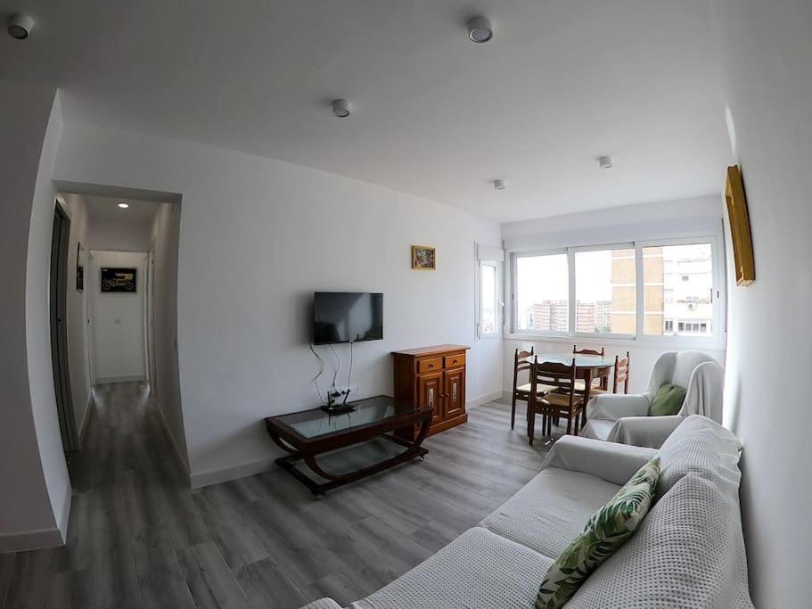 Roch - Stylish Apartment Near Metro Sevilla Exterior foto