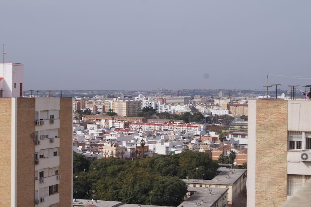 Roch - Stylish Apartment Near Metro Sevilla Exterior foto